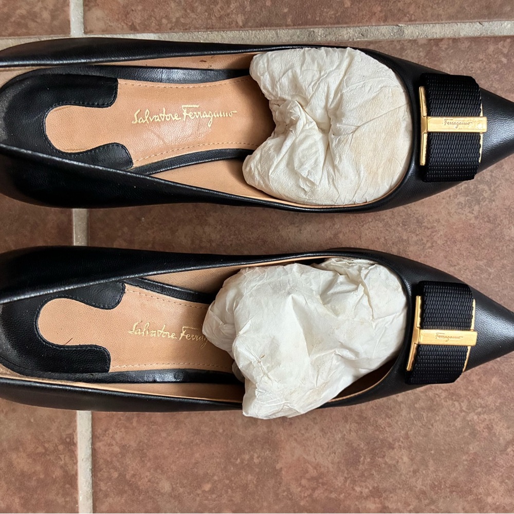 Salvatore Ferragamo Black Leather Pointed Toe Pumps